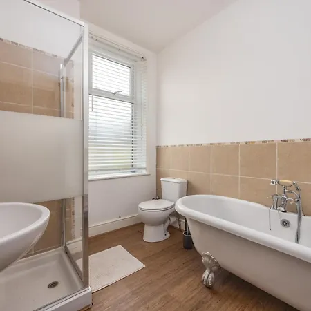 Cosy Ideal For Long & Contractors *