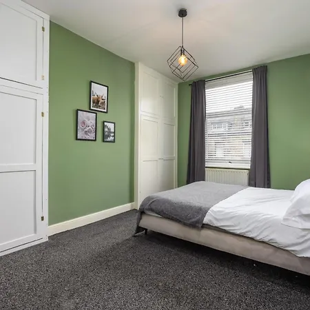 Holiday home Cosy Ideal For Long & Contractors *