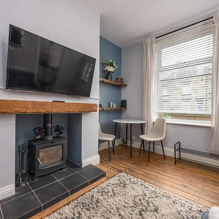 Semesterbostad Cosy Ideal For Long & Contractors