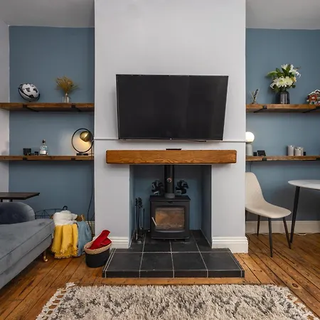 Cosy Ideal For Long & Contractors