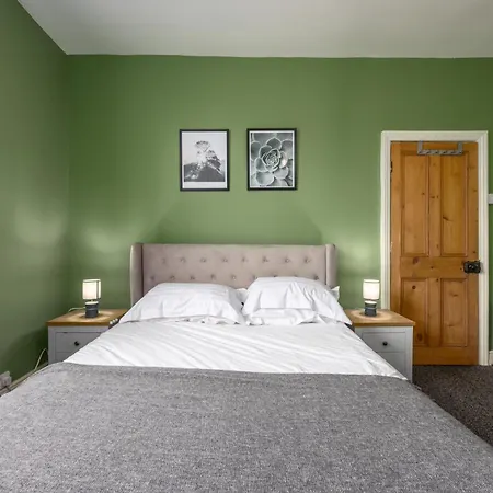 Holiday home Cosy Ideal For Long & Contractors *