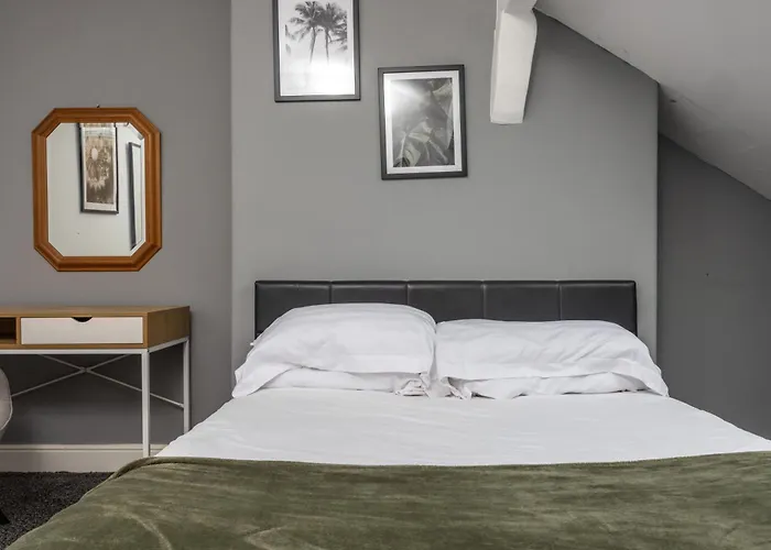 Cosy Ideal For Long & Contractors * Leeds (West Yorkshire)