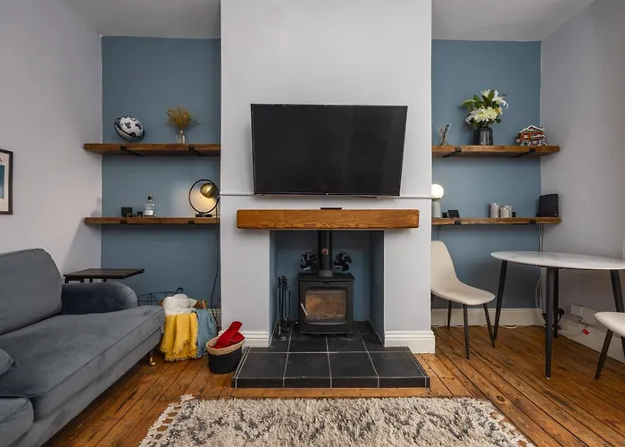 Cosy Ideal For Long & Contractors