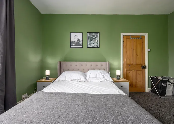 Holiday home Cosy Ideal For Long & Contractors *