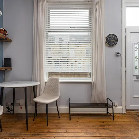 Cosy Ideal For Long & Contractors Λιντς